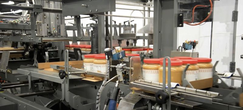 Packing Jars into TraysThis horizontal