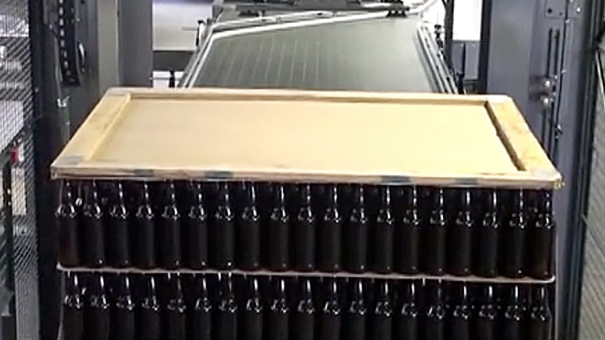 El despaletizador acaba con los cuellos de botella