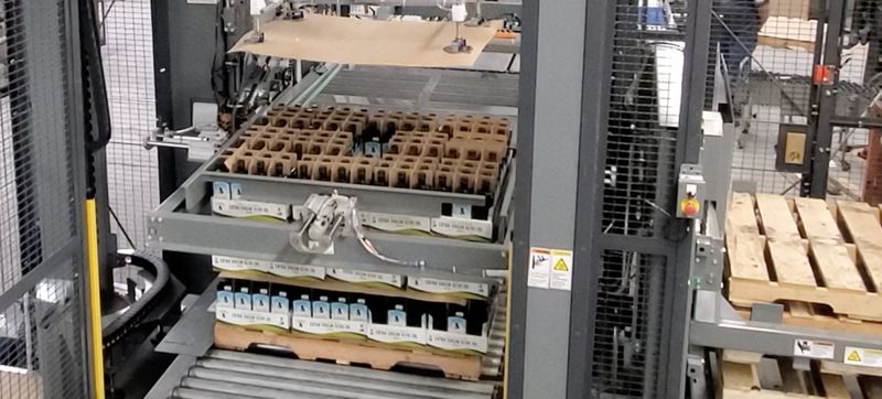 Palletizing Oils in Trays & Cases